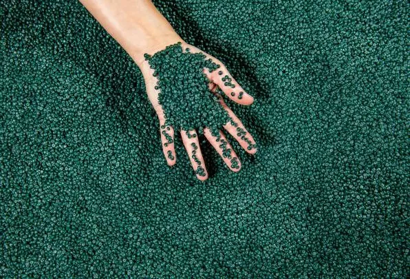 BMW fabrica piezas con redes de pesca recicladas 1