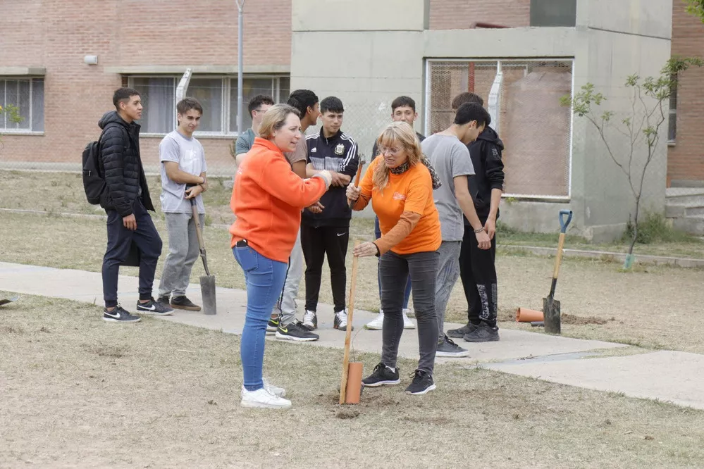 ECOOBJETIVO FOTO VILLA CARLOS PAZ FORESTACION SOL Y LAGO 1