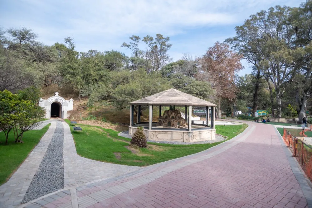 Parque-de-la-biodiversidad-cueva-2