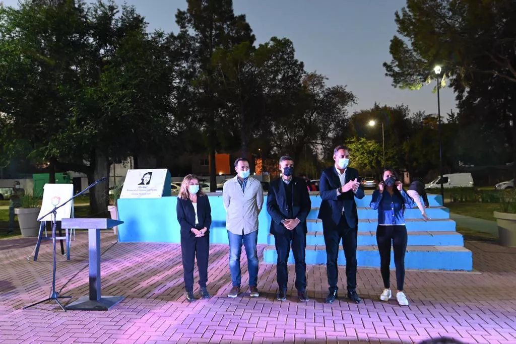 plaza Alfonsina Storni 5