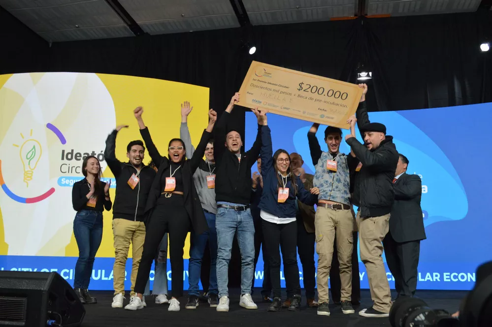 ECOOBJETIVO FOTO CUMBRE ECONOMIA CIERRE 2