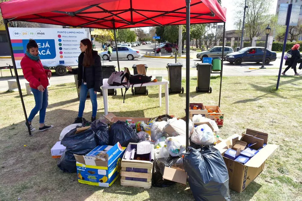 ECOOBJETIVO FOTO VILLA MARIA Punto Limpio movil 02