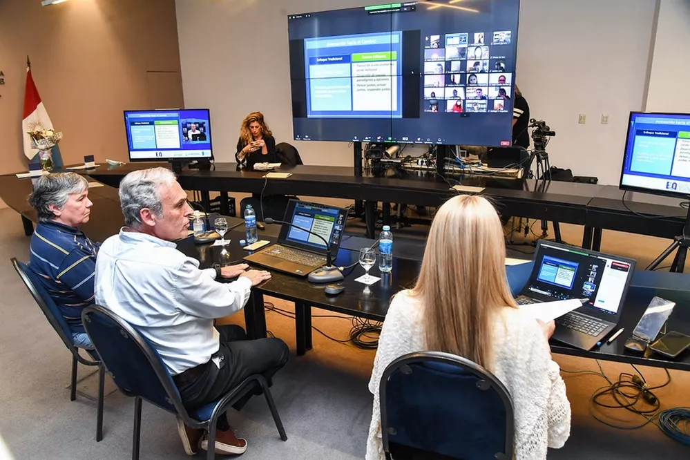 ECOOBJETIVO FOTO ESCUELA ABOGADOS 1