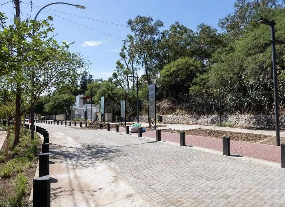 ECOOBJETIVO FOTO CORREDOR CALLE RONDEAU 2