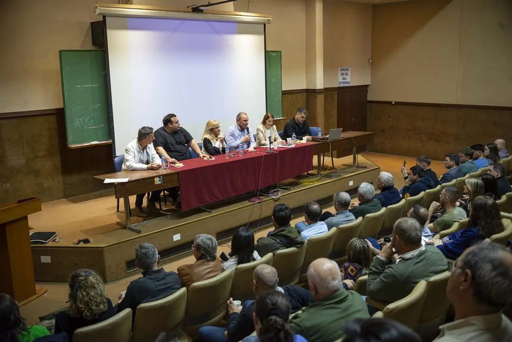 ECOOBJETIVO FOTO RIO CUARTO REUNION MUNI PCIA Reserva_5