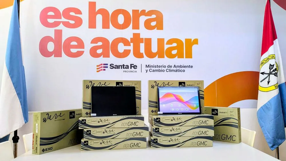 ECOOBJETIVO FOTO SANTA FE ENTREGA TABLETS CONTROL AMBIENTAL 2