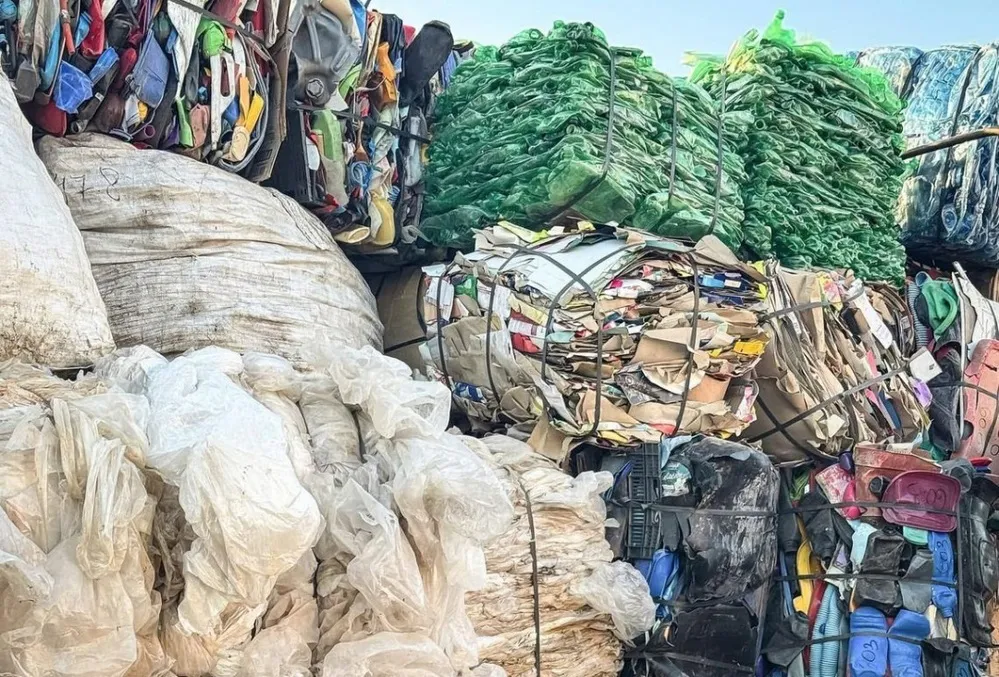 ECOOBJETIVO FOTO PORTEÑA MATERIAL RECUPERADO RESIDUOS