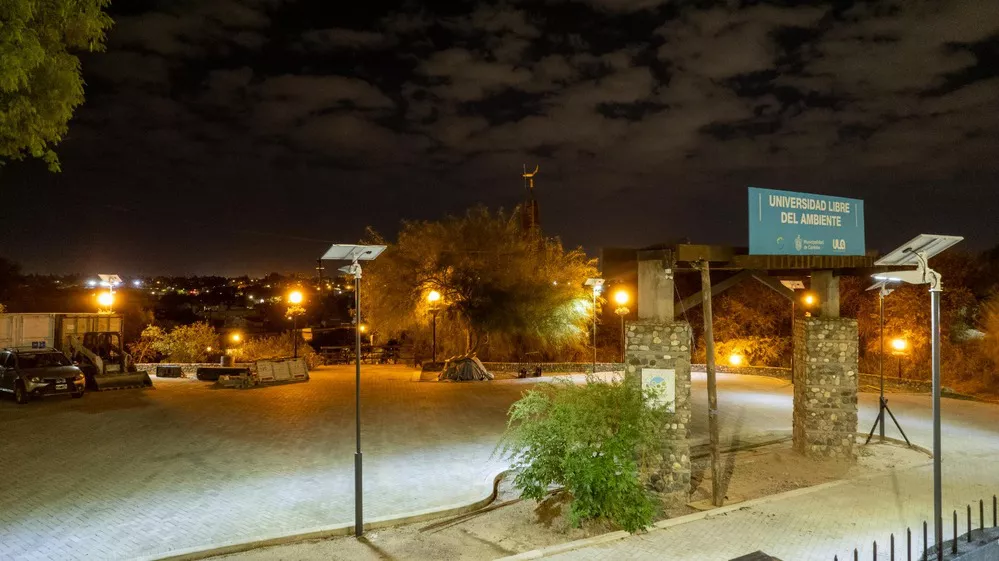 ECOOBJETIVO FOTO CÓRDOBA POLO MARTÍ LUCES LED 2