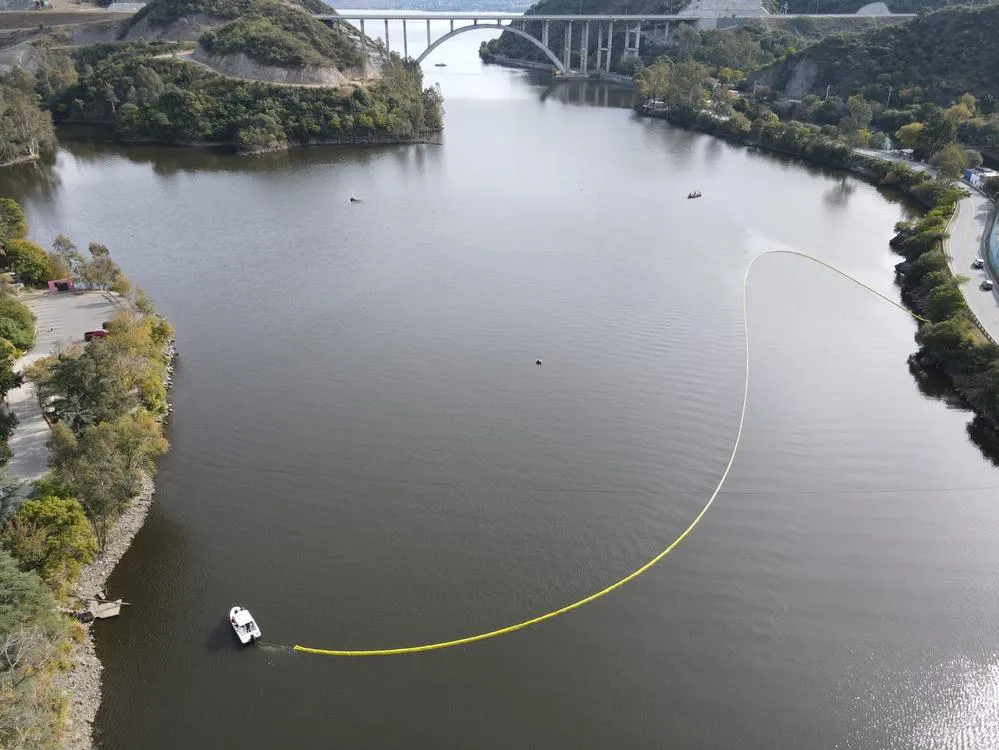 ECOOBJETIVO FOTO REMEDIACION LAGO SAN ROQUE BARRERAS 2