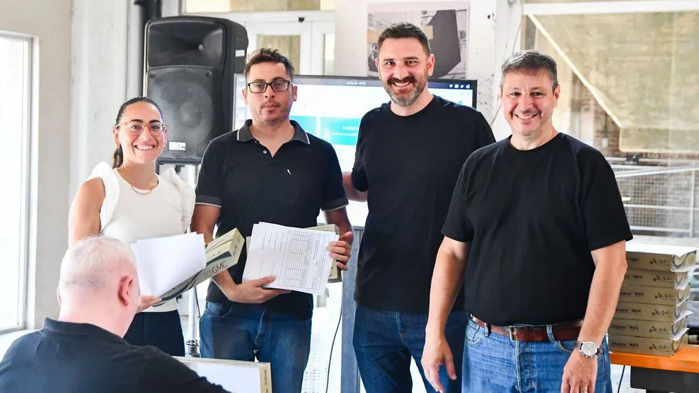 ECOOBJETIVO FOTO SANTA FE ENTREGA TABLETS CONTROL AMBIENTAL 1