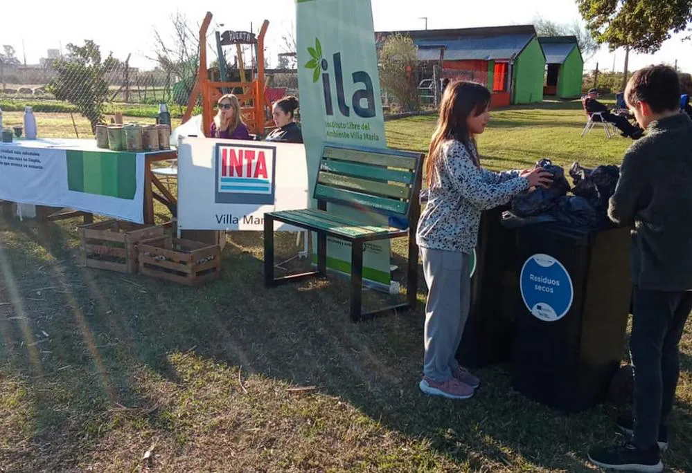 ECOOBJETIVO FOTO VILLA MARIA ECOCANJE ESCUELA GRANJA