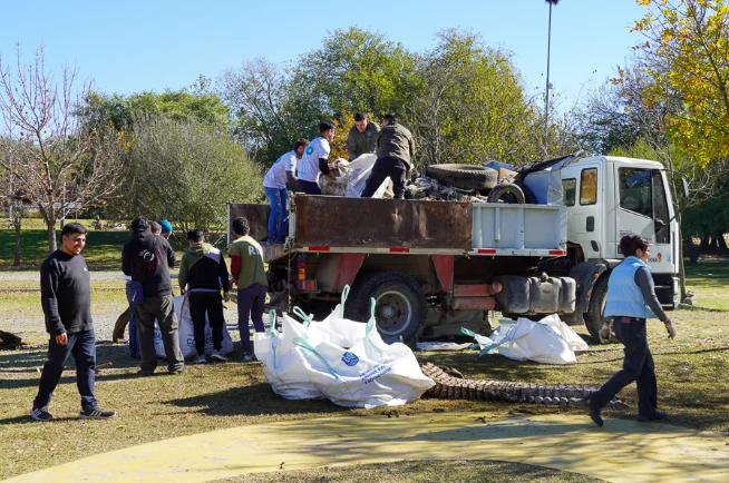 cordobeses se sumaron a la limpieza del río Suquía 3