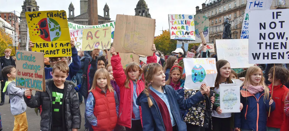 ECOOBJETIVO FOTO GLASGOW MANIFESTACION JOVENES
