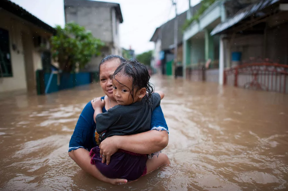 ECOOBJETIVO FOTO CAMBIO CLIMÁTICO LLUVIA INDONESIA