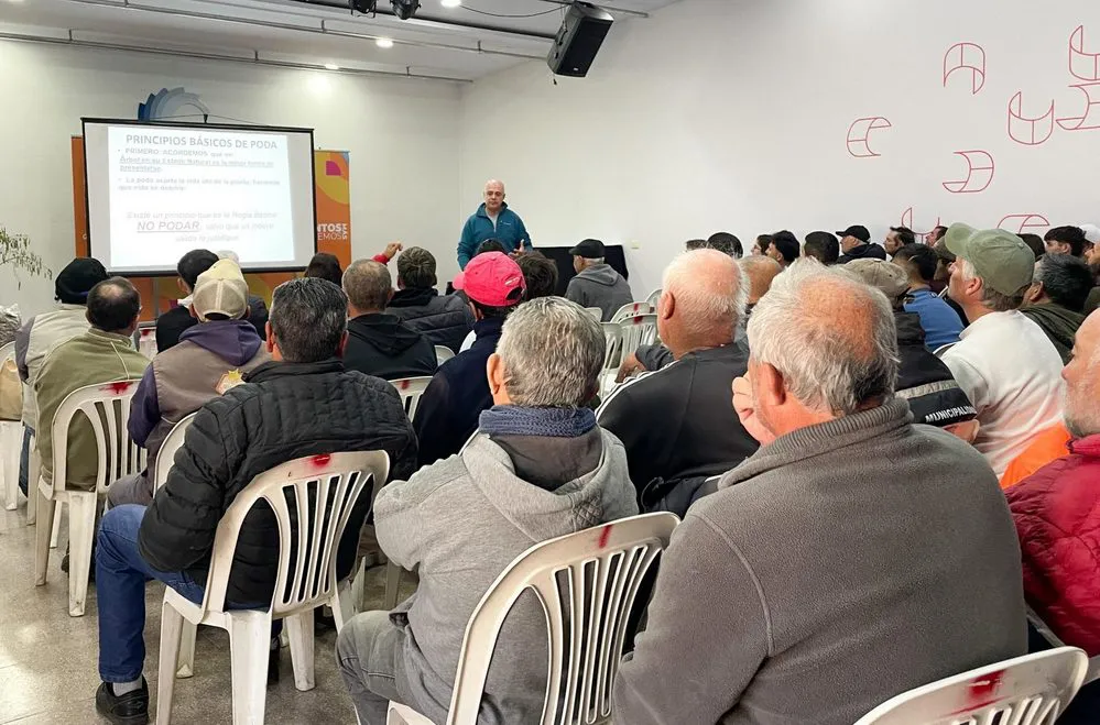 ECOOBJETIVO FOTO ARROYITO CURSO PODA AMBIENTE 2