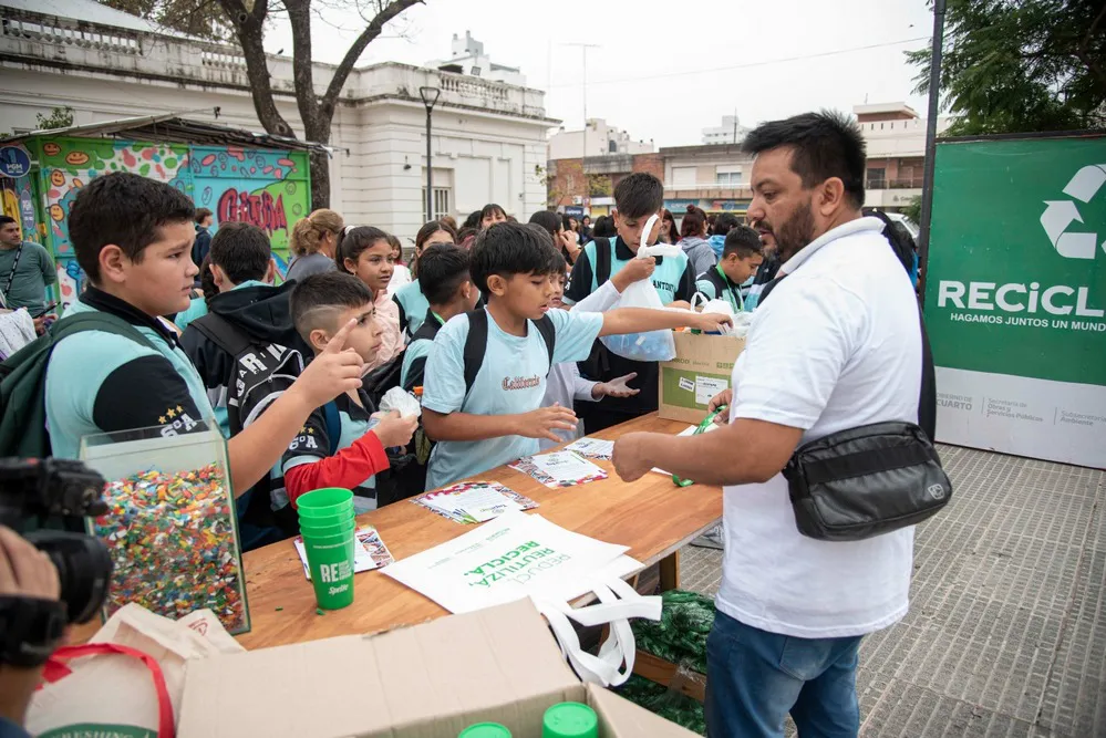 ECOOBJETIVO FOTO RIO CUARTO ECOCANJE MAYO 2025 1