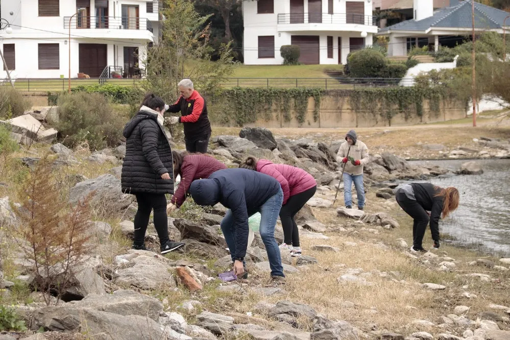 ECOOBJETIVO FOTO VILLA CARLOS PAZ LIMPIEZA COSTA AZUL 1