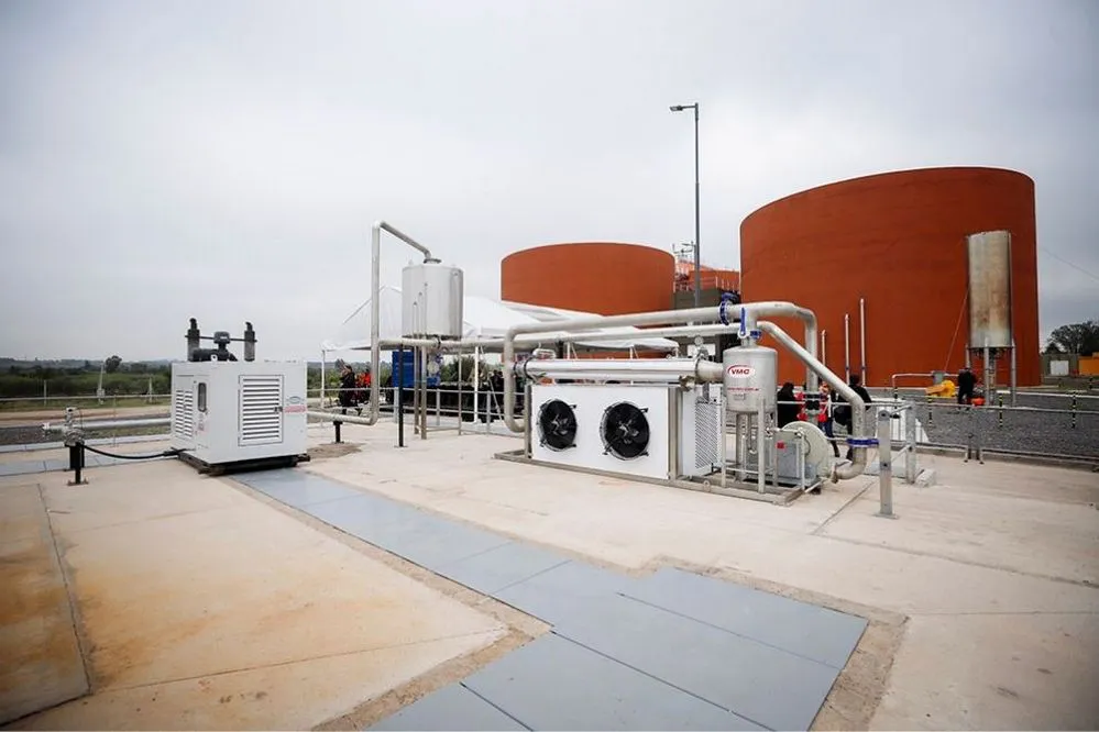 ECOOBJETIVO FOTO BAJO GRANDE GENERACION ENERGIA