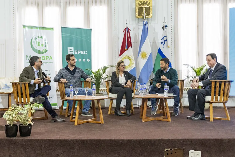 ECOOBJETIVO FOTO RIO CUARTO Conversatorio Sustentabilidad Pacto Global (3)