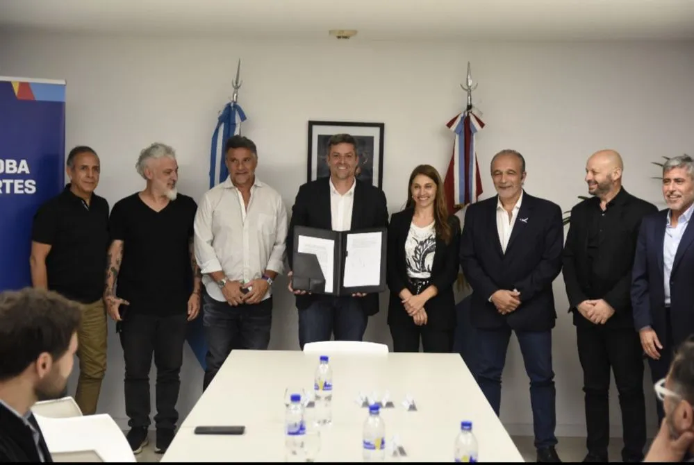 ECOOBJETIVO FOTO MCCARTNEY BIOCOMBUSTIBLE 2