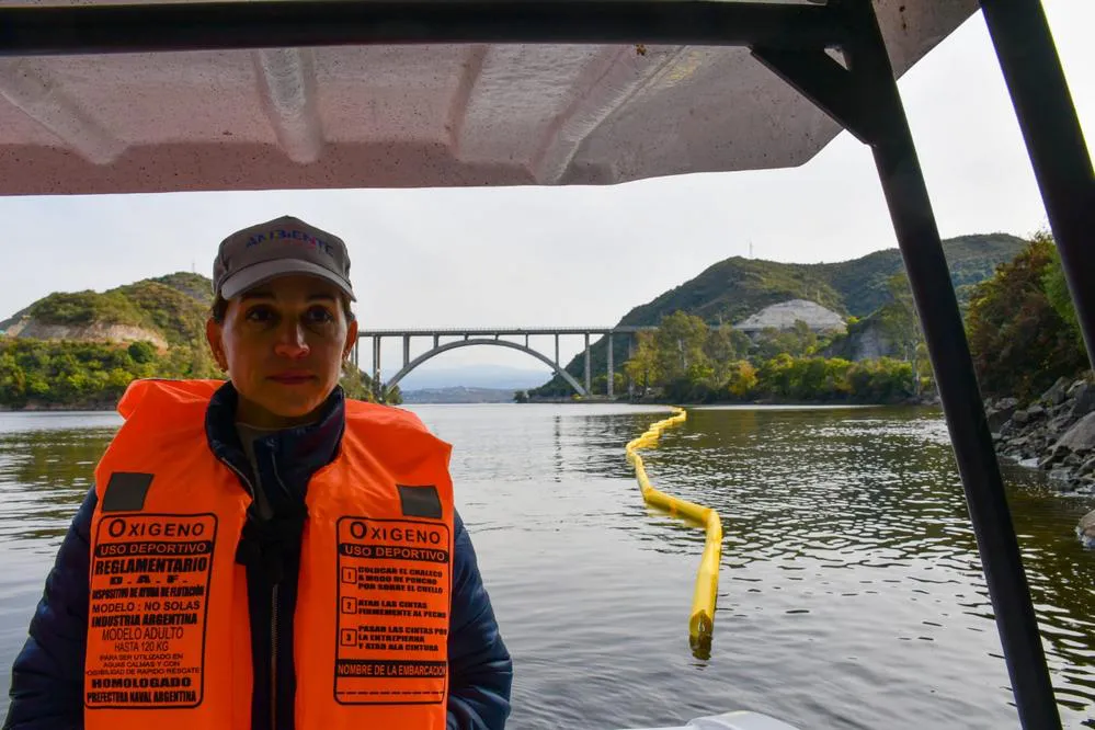ECOOBJETIVO FOTO REMEDIACION LAGO SAN ROQUE BARRERAS 4