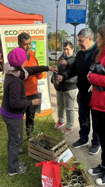 ECOOBJETIVO FOTO VILLA CARLOS PAZ ECOCANJE DIA DEL RECICLAJE 5