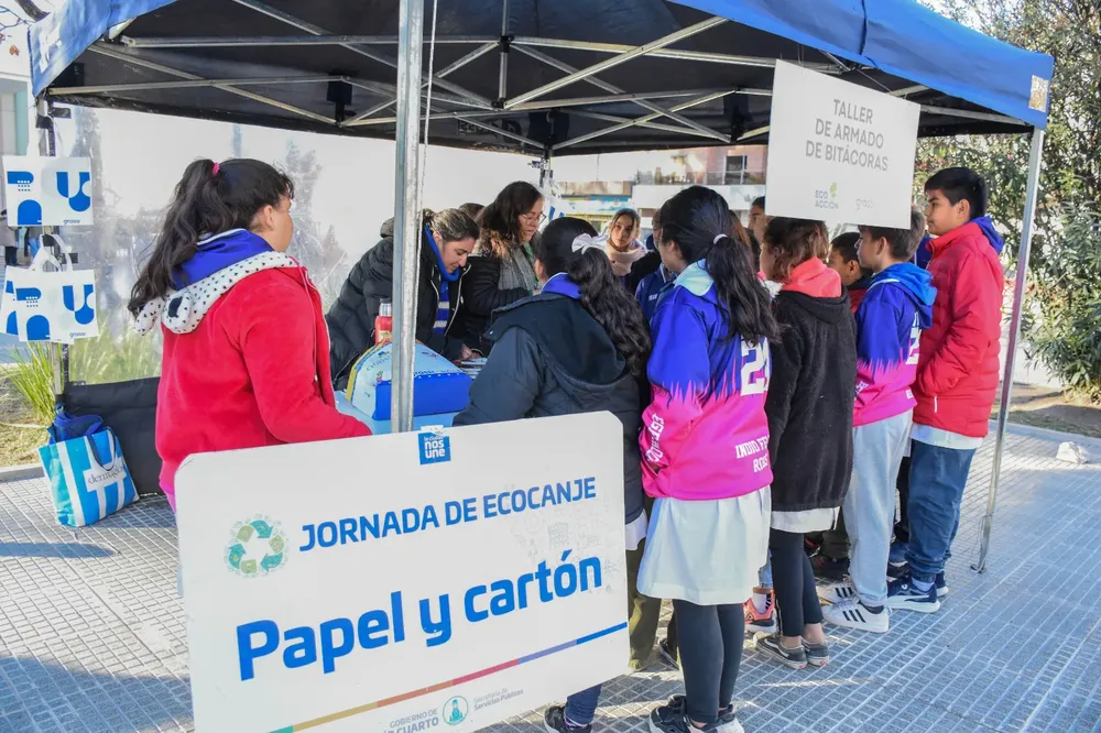 ECOOBJETIVO FOTO RIO CUARTO ECOCANJE DIA MUNDIAL DEL RECICLADO 2