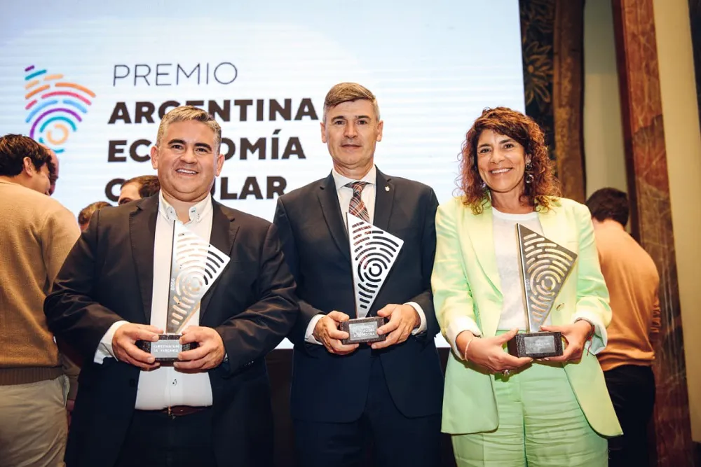 premios economia circular daniel passerini enzo cravero constanza mias