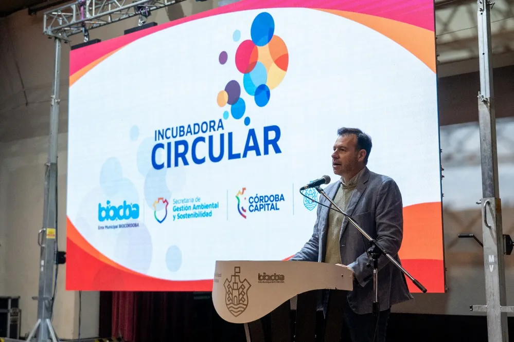 ECOOBJETIVO FOTO INCUBADORA CIRCULAR FOLLONI
