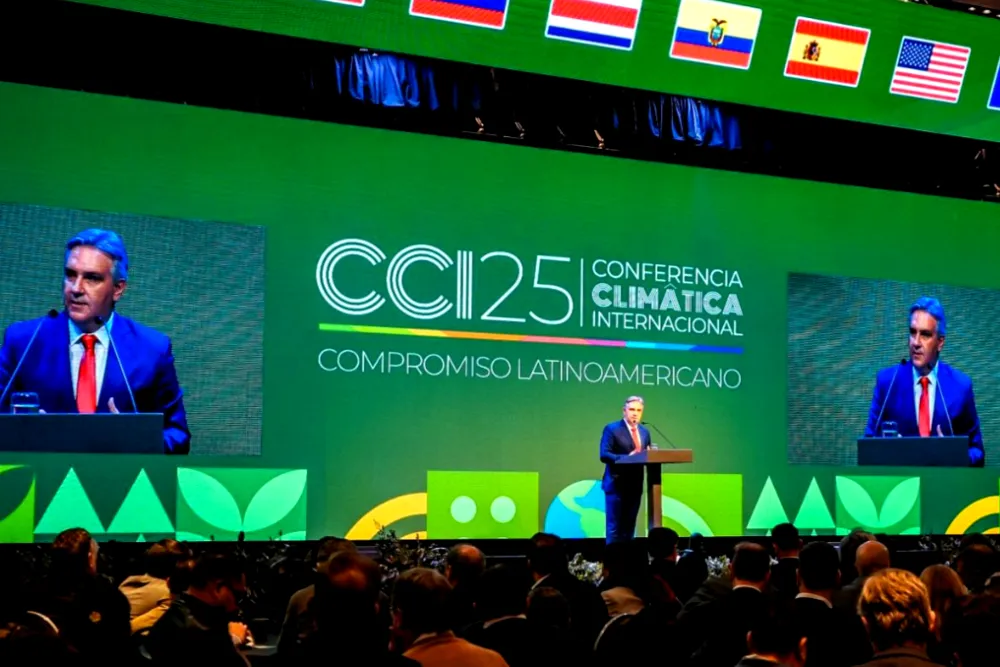 Llaryora CCI25