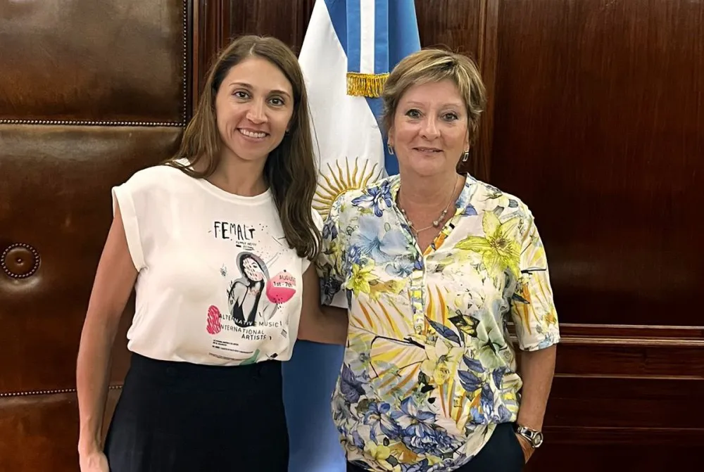 Victoria Flores - Ana Lamas