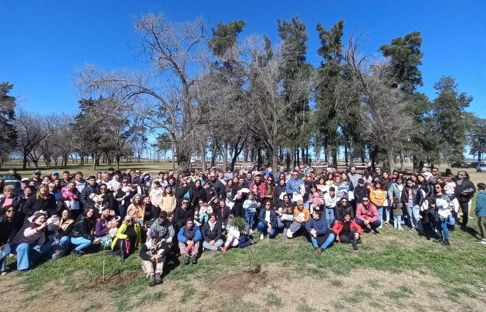 ECOOBJETIVO FOTO MARCOS JUAREZ PLANTANDO VIDA 2