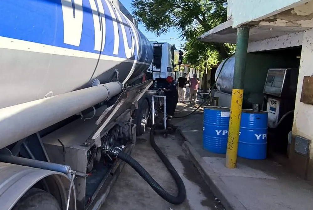 ECOOBJETIVO FOTO BELL VILLE Carga-de-biocumbustible-corralon-mununicipal-bell-ville-1-e1738598877250