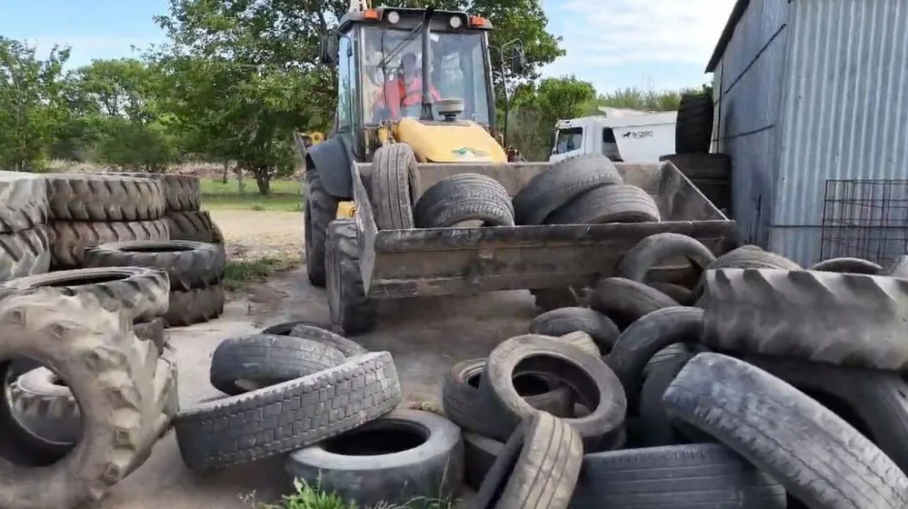 ECOOBJETIVO FOTO NEUMATICOS FUERA DE USO PCIA 1