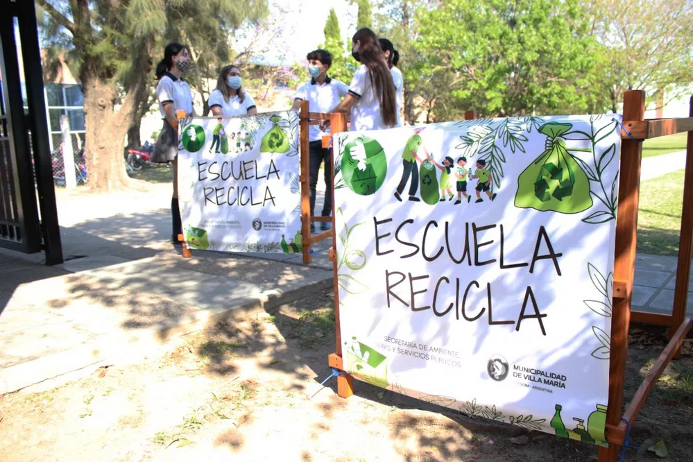 ECOOBJETIVO FOTO VILLA MARIA ESCUELA RECICLA