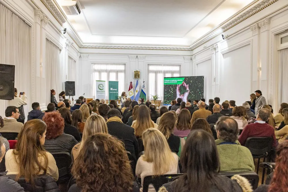 ECOOBJETIVO FOTO RIO CUARTO Conversatorio Sustentabilidad Pacto Global (2)