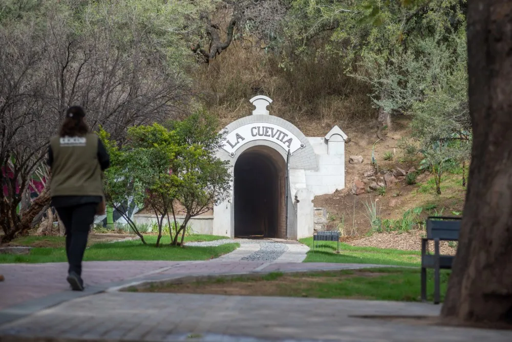 Parque-de-la-biodiversidad-cueva