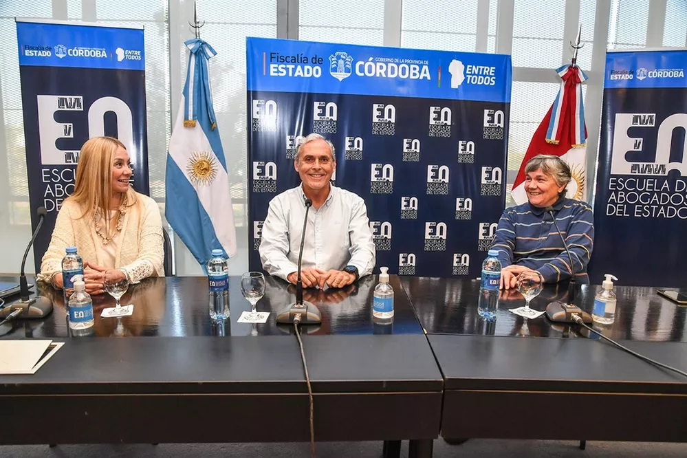 ECOOBJETIVO FOTO ESCUELA ABOGADOS 2