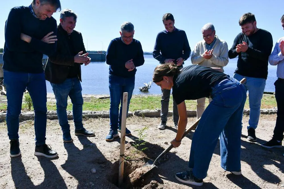 ECOOBJETIVO FOTO CRUZ DEL EJE FORESTACION DIQUE
