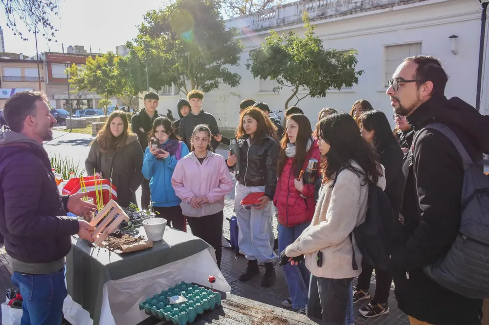 ECOOBJETIVO FOTO RIO CUARTO ECOCANJE DIA MUNDIAL DEL RECICLADO 4