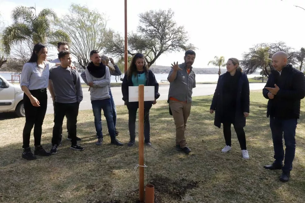 ECOOBJETIVO FOTO VILLA CARLOS PAZ DIA DEL ARBOL 1
